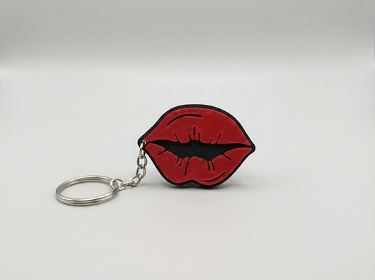 ÖPÜCÜK ANAHTARLIK